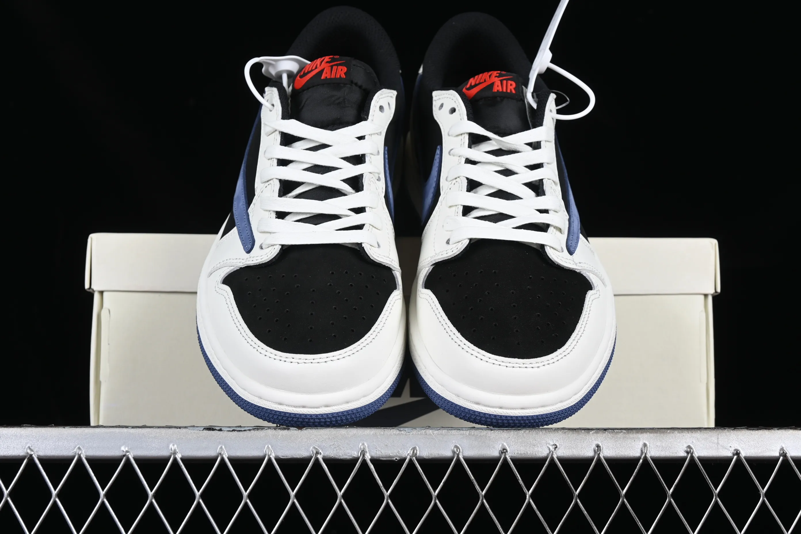 All Categories Air Jordan Jordan Series Basketball Shoes Air Jordan 1 Low Travis Scott x Air Jordan 1 Low OG AJ1 Joe 1 Overhook Low Basketball Shoes DM7866-040